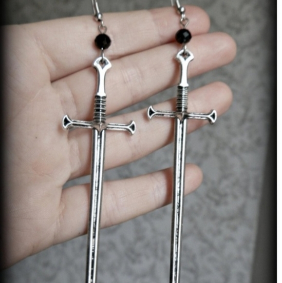 HP!! NWT Sexy Goth Dangling Silver Sword Earrings!
